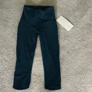 Train times crop leggings